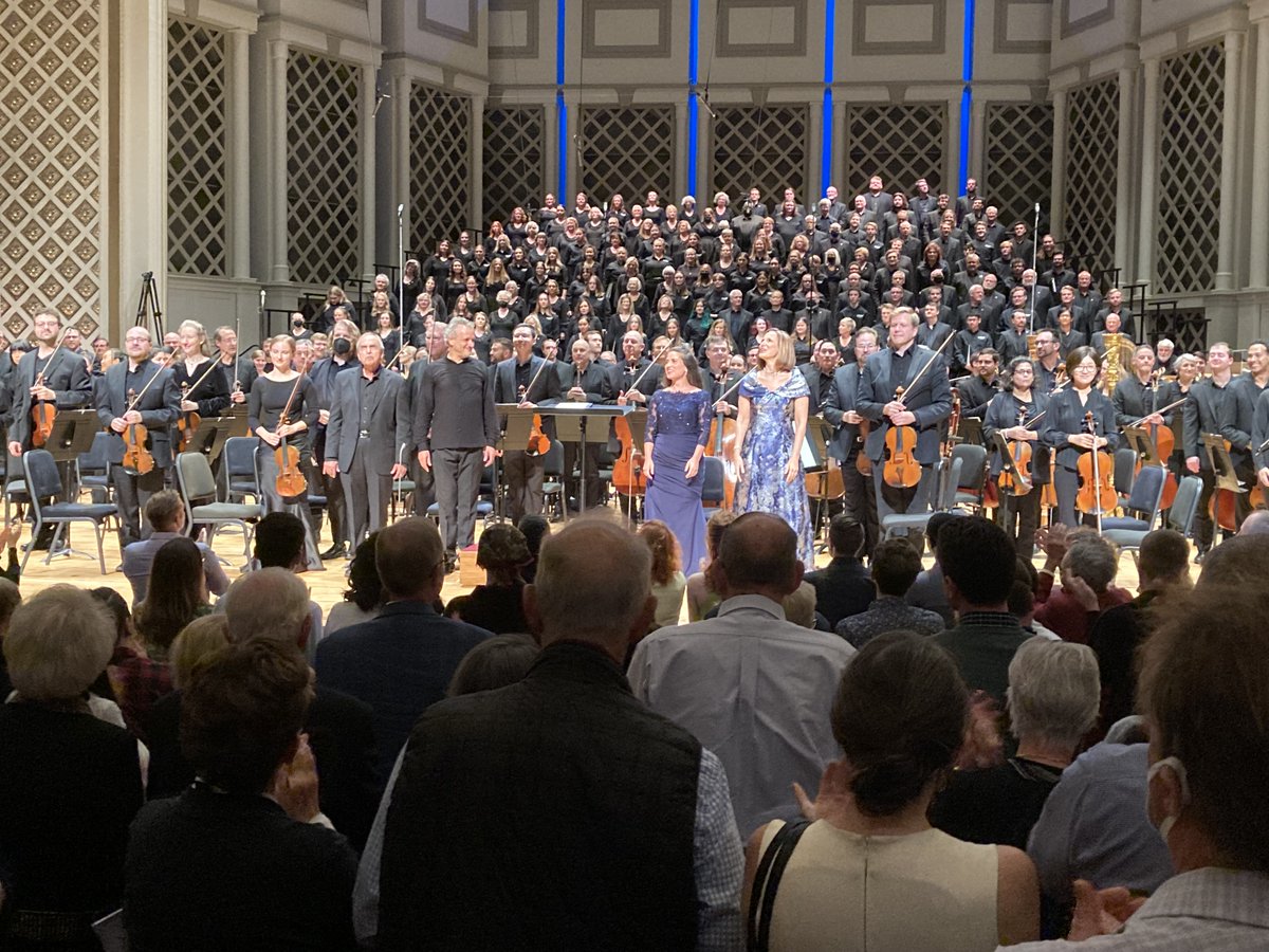A splendid <a href="/CincySymphony/">Cincinnati Symphony Orchestra</a> season opener of the Mahler 2 conducted by <a href="/LouisLangree/">Louis Langrée</a> w/ wonderful soloists @joelle_harvey and <a href="/kelleymezzo/">Kelley O'Connor</a> and the magnificent <a href="/CincyMayFest/">Cincinnati May Festival</a> chorus. Bravo!