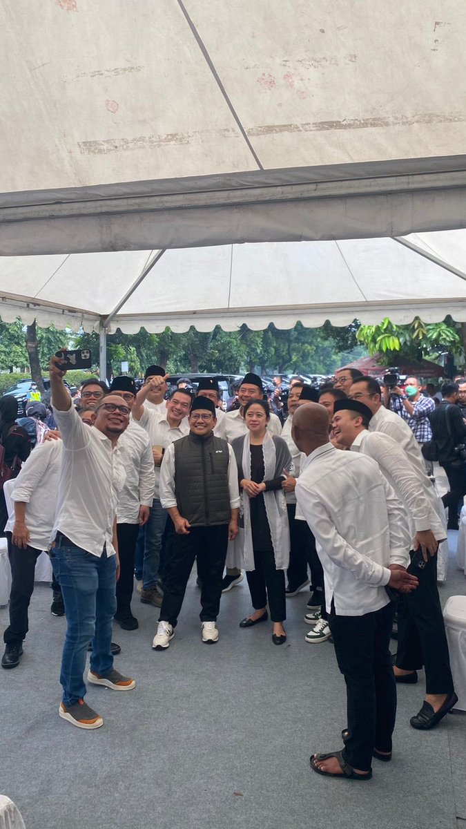 thejik_'s tweet photo. @baGUSMUHAIMIN24 @cakimiNOW @puanmaharani_ri @PDI_Perjuangan @DPP_PKB Selfi dulu  #GotongRoyongGusMuhaiminPuan https://t.co/YJh0ak0dFX