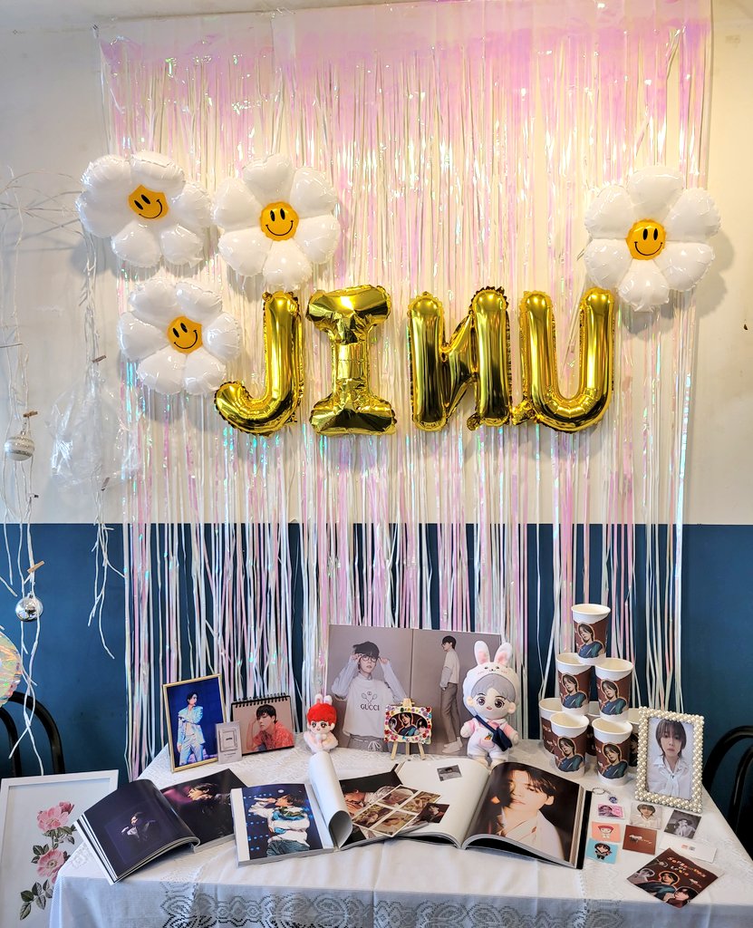 yoon_ell0121's tweet photo. #9월의_진우_생일축하해
#september_of_jinu 꽃뜨루 지누 생카🐰💙 https://t.co/OJzZwhUSZC