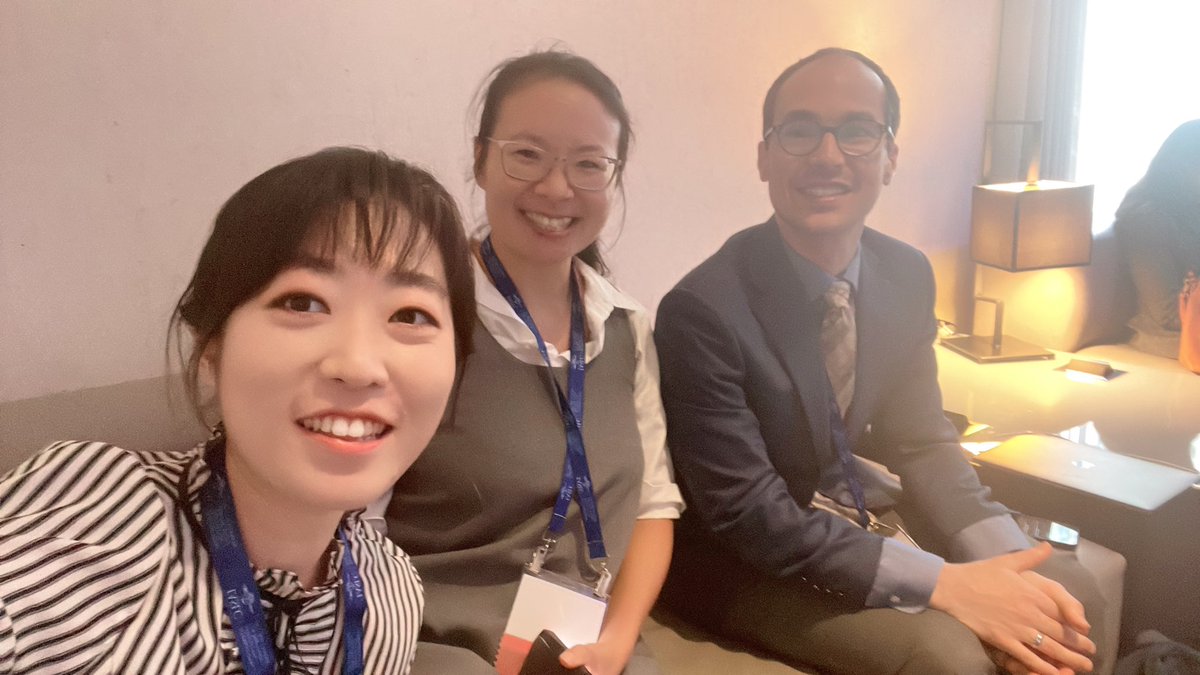 AEunjiChoi's tweet photo. Fabulous new friends @IASLC #NACLC ๐ Medical oncologists @julie_t_wu @JamesDolezal @ShrutiPatelMD @LeiDeng3 Thoracic surgeons @NateDeboever @DPhanMD Primary care physician Junhee https://t.co/Et4MKDPCAR