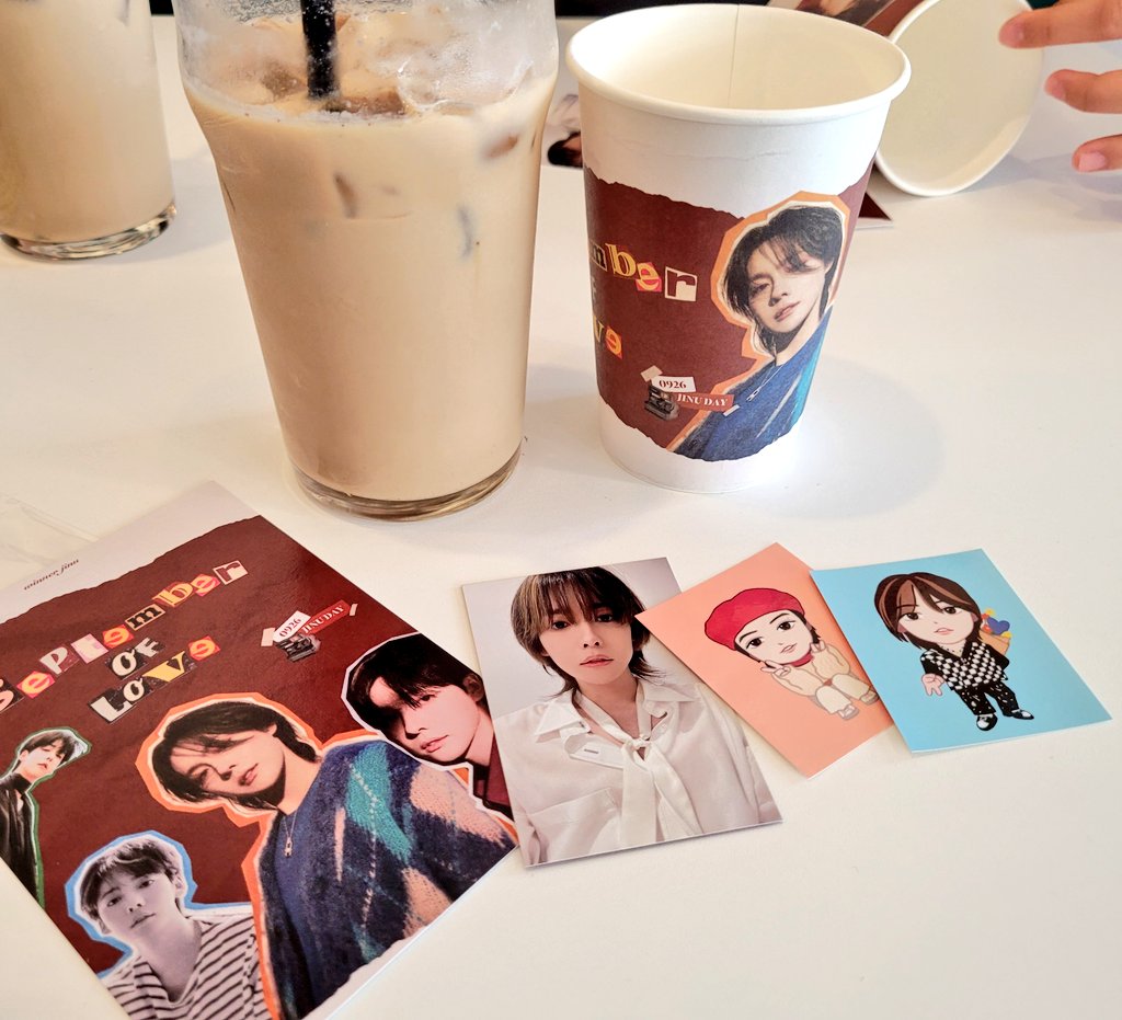 yoon_ell0121's tweet photo. 토끼 그 자체이심🐰 https://t.co/CupBQ6tYtp