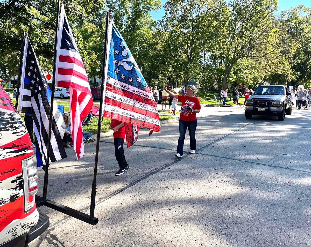 BrookeforIowa's tweet photo. Beautiful day for the Warren County Log Cabin Day Parade.  Today we Celebrated preserving Warren County’s history.  Great to see so many of you turn out to support our Warren County Historical Society. https://t.co/xR6dk9gXwD