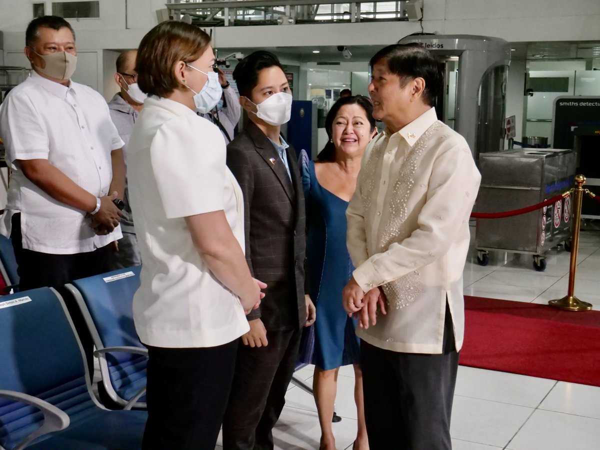 indaysara's tweet photo. Kasama tayo sa mga sumalubong ngayong umaga kay President Ferdinand Marcos, Jr. at sa buong delegasyon ng Pilipinas na dumating mula sa isang linggong byahe sa New York, USA. https://t.co/yoOiWCSSV6