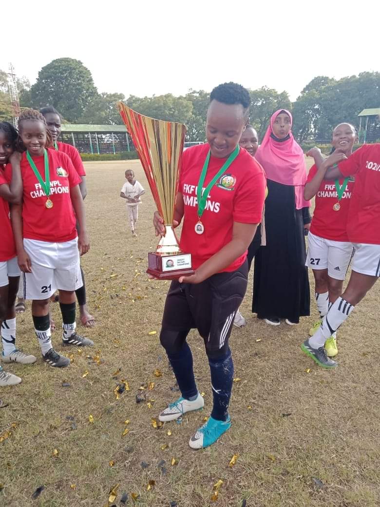 KarambuMonicah's tweet photo. 𝗧𝗵𝗮𝗻𝗸 𝗬𝗼𝘂 𝗧𝗵𝗶𝗸𝗮 𝗤𝘂𝗲𝗲𝗻𝘀

For almost 8 years, I have had the privilege of playing for one of the best clubs in the country, Thika Queens. It's through this wonderful family that I won the Kenya Women's Premier League 3 times... https://t.co/FAK0RWeqCX