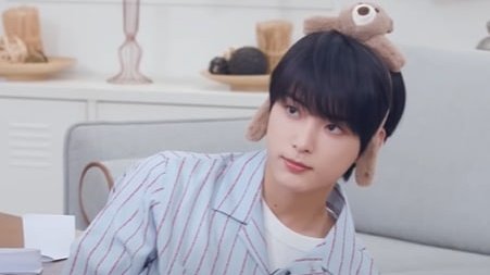hourlyharua's tweet photo. the cutest 🐻 #harua https://t.co/C1FOr1be1W