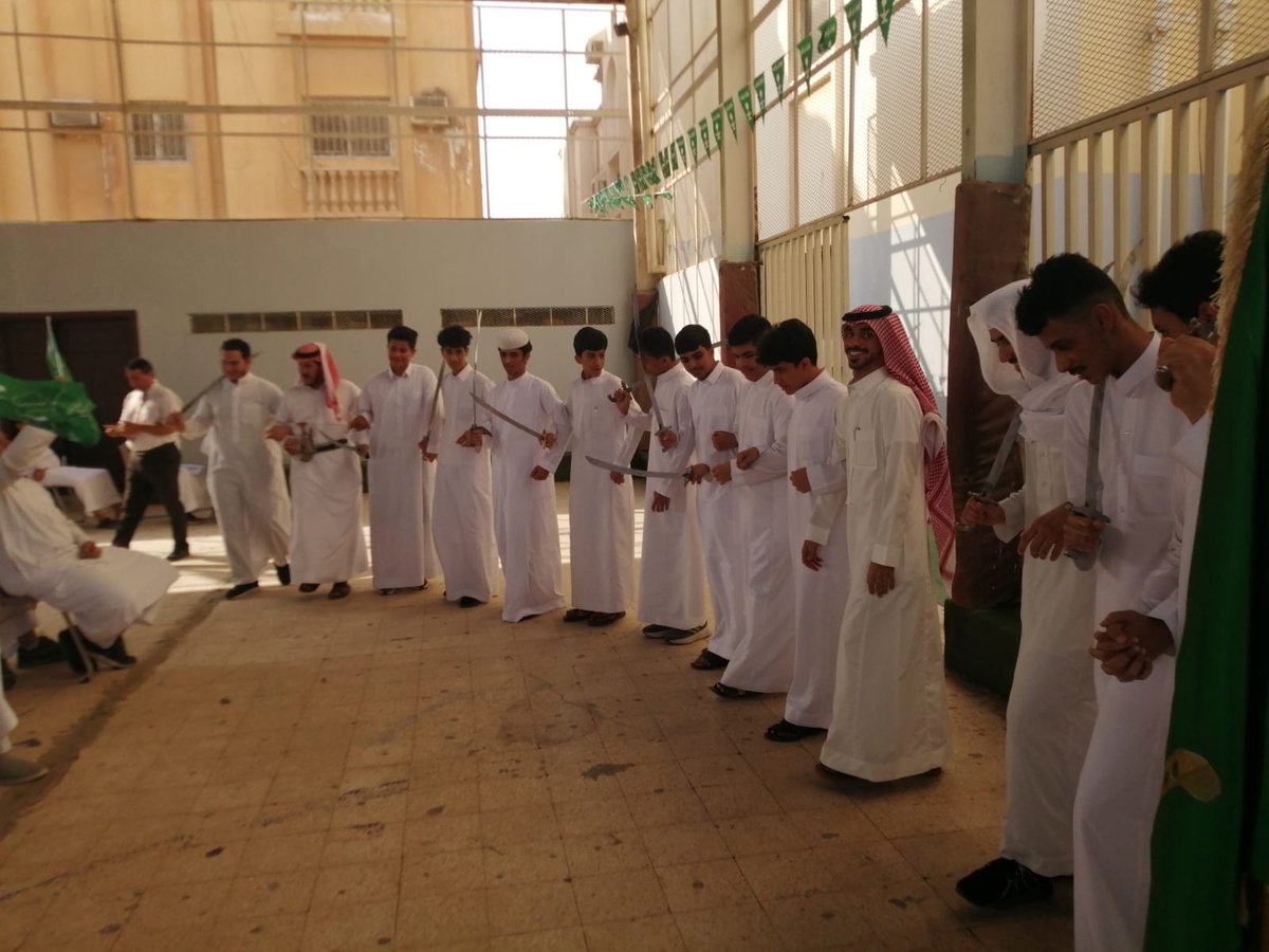 Manhal_School's tweet photo. شواهد من الاحتفال باليوم الوطني 92 بثانوية المنهل الثقافي الأهلية. في حضور مدير المدرسة/ أ. عبداللطيف علي قاضي والمعلمين والطلاب https://t.co/SnpDhAlv8K