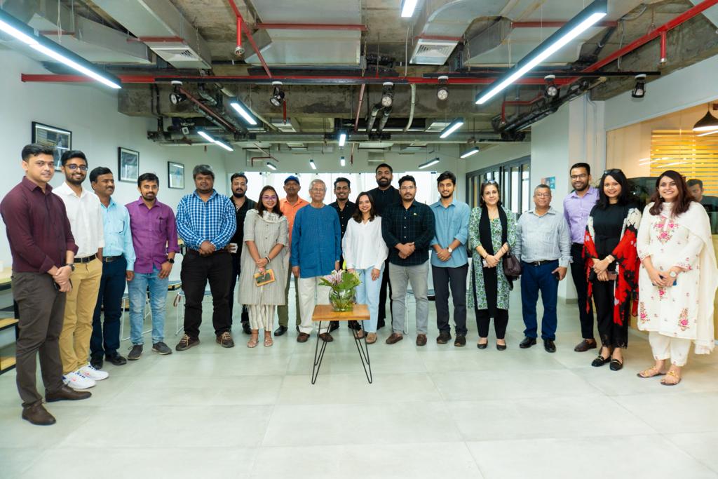 Delivery_Appa's tweet photo. It was an honour for the team members of Project DeliveryAppa to attend the program by YY Goshthi in presence of the Nobel laureate Dr. Mohammad Yunus sir as well as the other change makers of the society.
#changemakerinaction #greenink https://t.co/P3zNOYUvR9