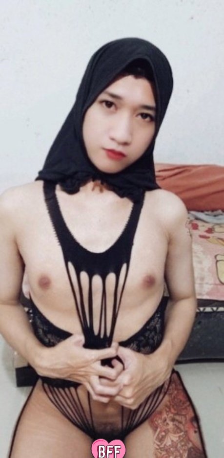 YohanaDiina09's tweet photo. Yuk sini belajar++ sama ukhty 😋 gak akan ketahuan kok 😉😘
#crossdresshijab #crossdresserIndo 
#crossdressermakeup #shemalehijab 
#wariangentot #Femboyissy 
#crotttttttaahhhhh #cdermuslimah https://t.co/8Oglkp0uxK