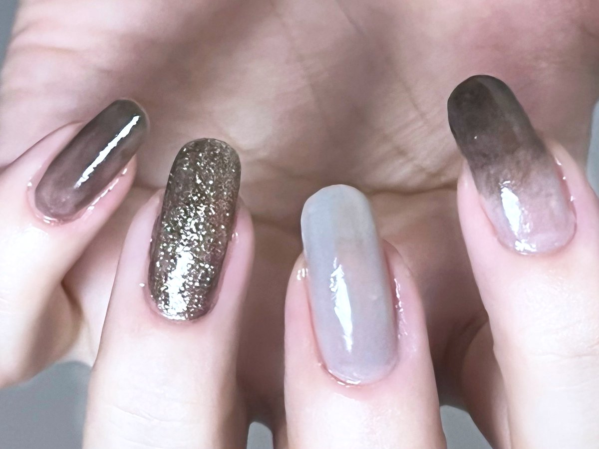 _723can's tweet photo. rom&amp;nd 03 mongdol
ZOYA ZP698 TOMOKO
uka カラーベースコート 4/0

秋の夜長

#今日のネイル 
#セルフネイル https://t.co/wUTLJFPEyi