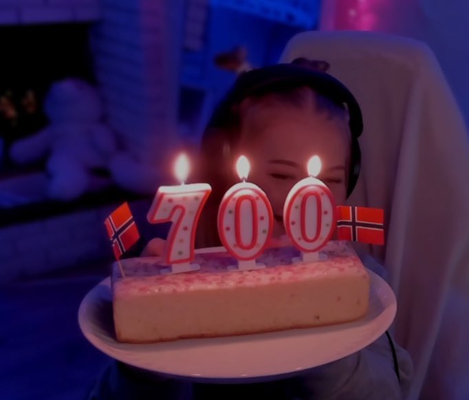 Lullashyy's tweet photo. HUGE thanks to my community for hitting 700 subs with me yesterday! Had to celebrate with some cake and good vibesss! 💕💕💕💕💕💕💕 I’m so grateful, thanku guys!! https://t.co/FCB5Cjmrt0