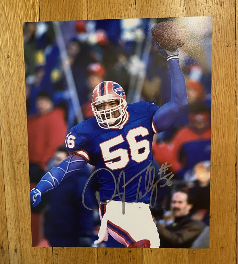BillsMafiaBabes's tweet photo. Now that it’s officially game day, we’re dropping our week 3 contest!
Rules are simple: retweet this and follow us. We’ll pick a random winner on Victory Monday.🤞🏼 https://t.co/G0QiTPykA3