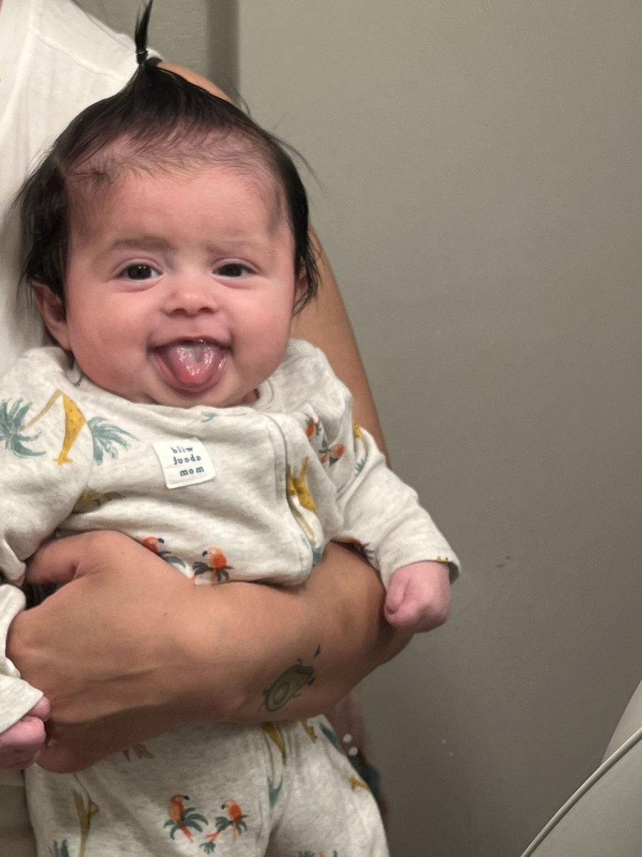 freshh1's tweet photo. Ain’t no party like a pajama party 💃
#drinksonthehouse #breastmilk #ontap #endlesssupply #propertofbaby #byobm #bringyourownbreastmilk 
#1stpartyflyer #likemama 🥰 https://t.co/C513SwjXmd