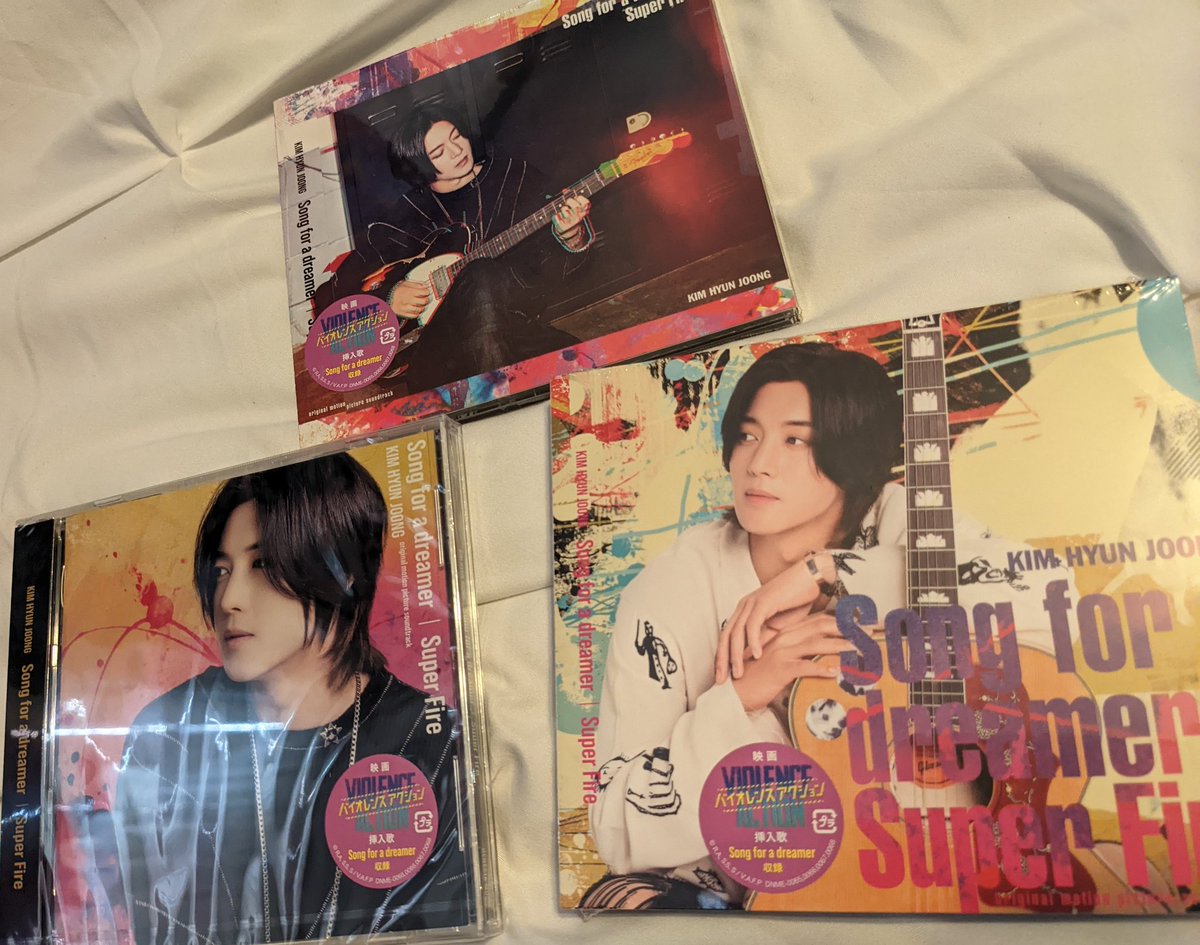 Puresou97630909's tweet photo. Yay! It feels good to know that I supported my favorite @khj_heneciatwt in reaching #1 in #Oriconcharts because he deserves it for putting out quality music. 🥰
#KimHyunJoong
#Songforadreamer
#Superfire https://t.co/C2eoqfpCAL
