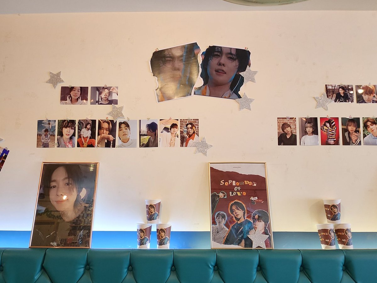 dlsghk07's tweet photo. 벽면에 지누가 여기도 가득하네
진우사진 밑에서 아아먹고 있는데
꽃밭이네 💙💙
럭드는 역시 꽝 ㅋㅋ
여기는 다들 천천히 오나보다
그래서 좀 더 여유롭게 사진도 찍고
감상할 수가 있네
사장님이 너무 친절하셔 🥰🥰
#9월의_진우_생일축하해
#September_of_jinu
@septemberjinu 님 카페이벵 감사해요 https://t.co/cR0cKeXEX6