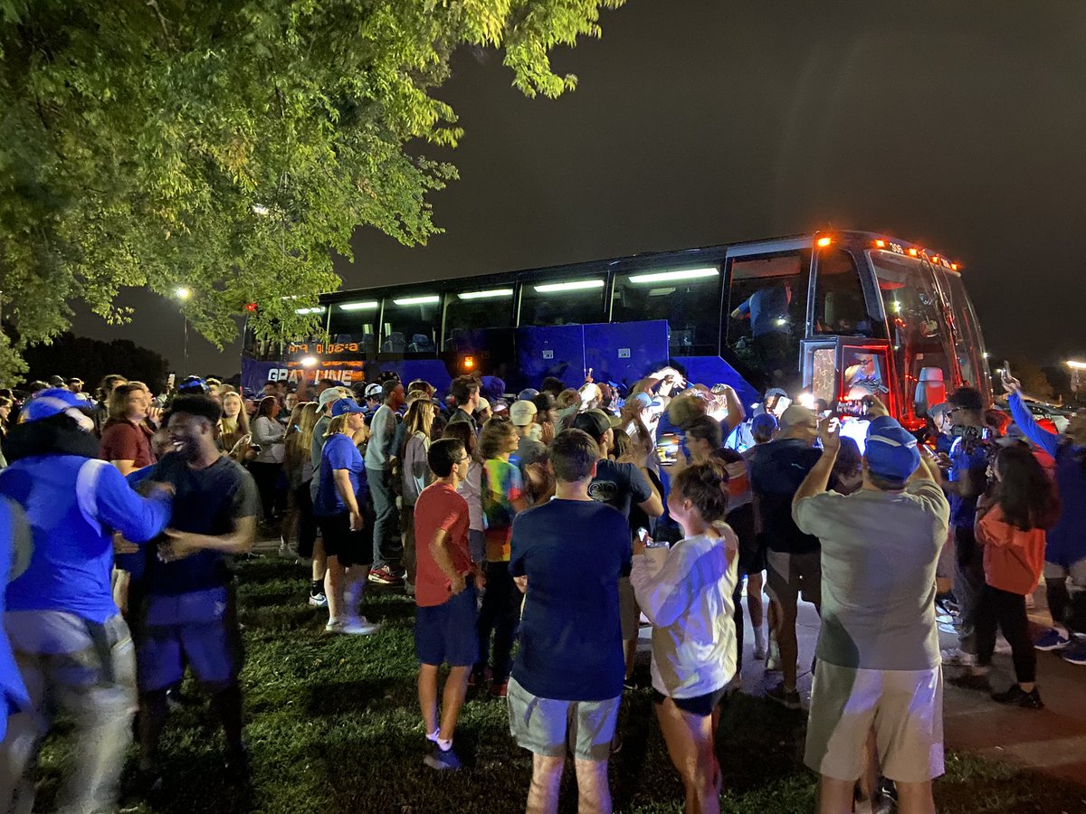 MTSUBRAA's tweet photo. Great to have @MT_FB back on campus following the big win over No. 25 Miami! 

Thanks to all the fans that came out late to welcome the team home! https://t.co/cTQTWN5KVi