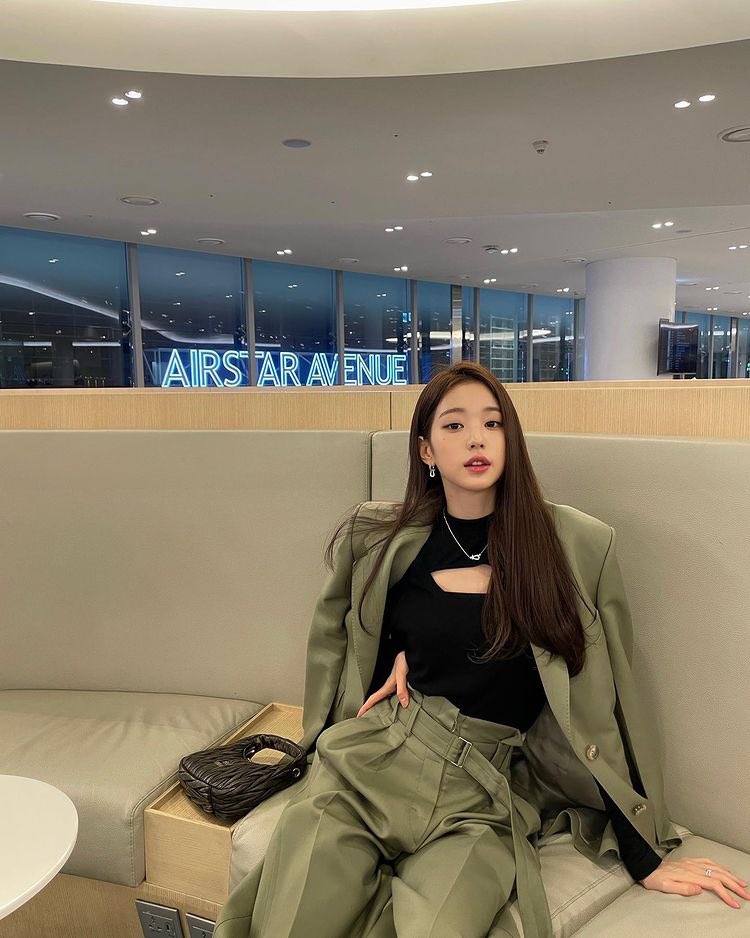 WonyoungGlobal's tweet photo. 📸 [PHOTO] 220925 Jang Wonyoung Instagram update (1)

💌 On my way to Paris🗼🖤

🔗 https://t.co/TlSKvgx36g

#IVE #아이브 #JANGWONYOUNG #장원영 https://t.co/4Tjb8sZWht