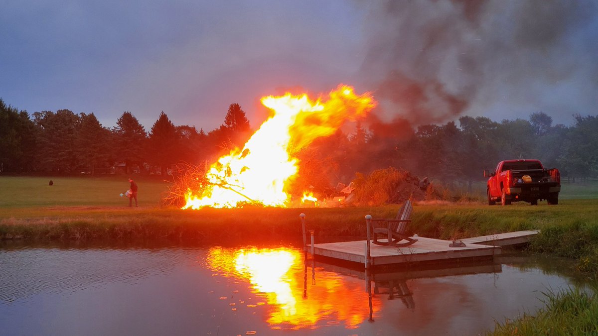 test Twitter Media - Earlier tonight, my parents had a nice bonfire. If you look closely in the early photos, you can see their old mattress from their bed. In the last two photos, I was experimenting with Night Mode.

#fire #bonfire #flames #smoke #crackle #pop #snap #dock #Pond #embers #glow https://t.co/erQdxsC6Eg