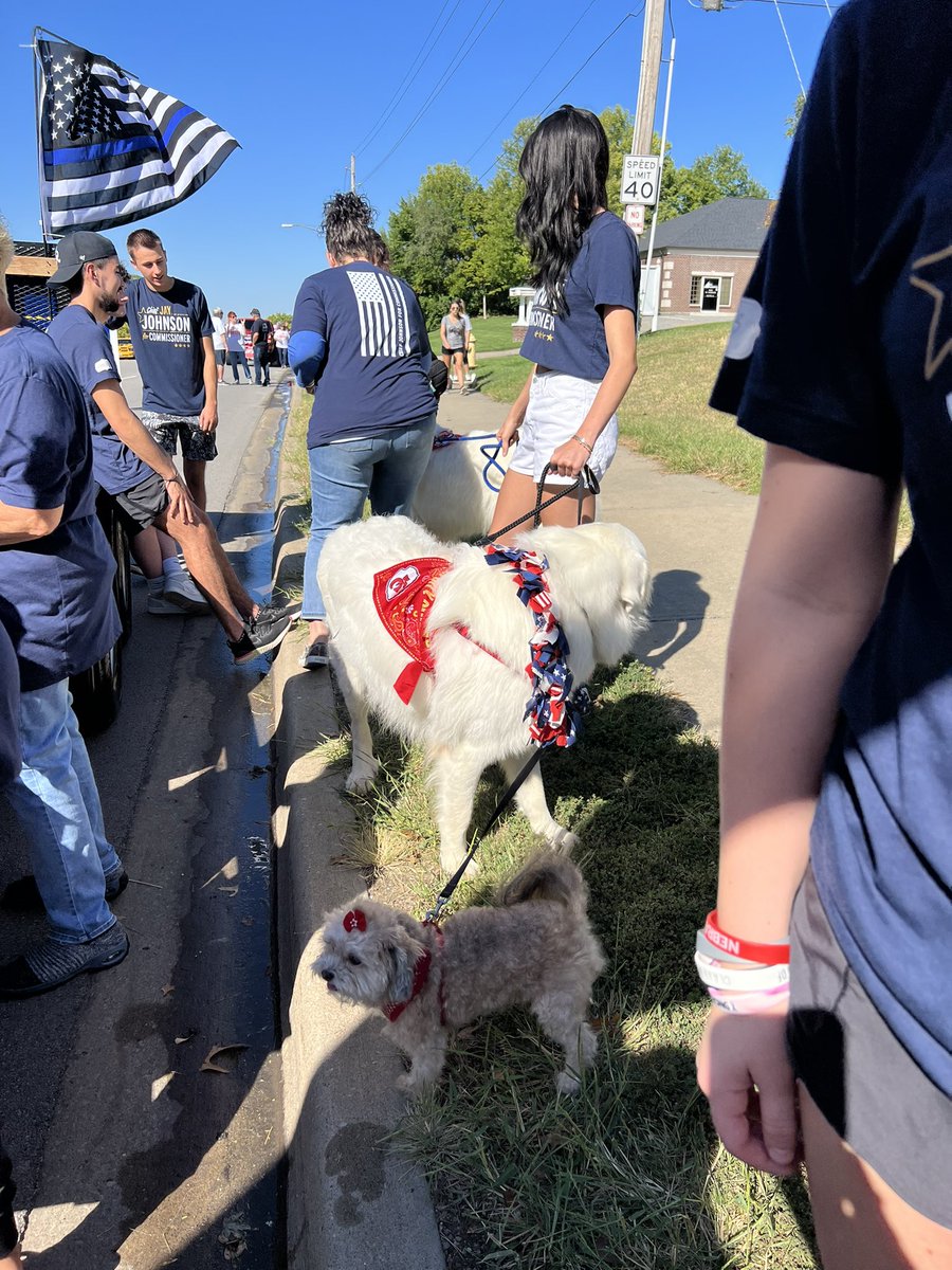 JaysRepublicans's tweet photo. Met some furry friends today at the parade, thanks Jay Johnson for the invite! Young reps are always ready to support locally! Make sure to watch our twitter this week for updates on meeting times and more!🇺🇸🤍 https://t.co/8lts8pR7bk