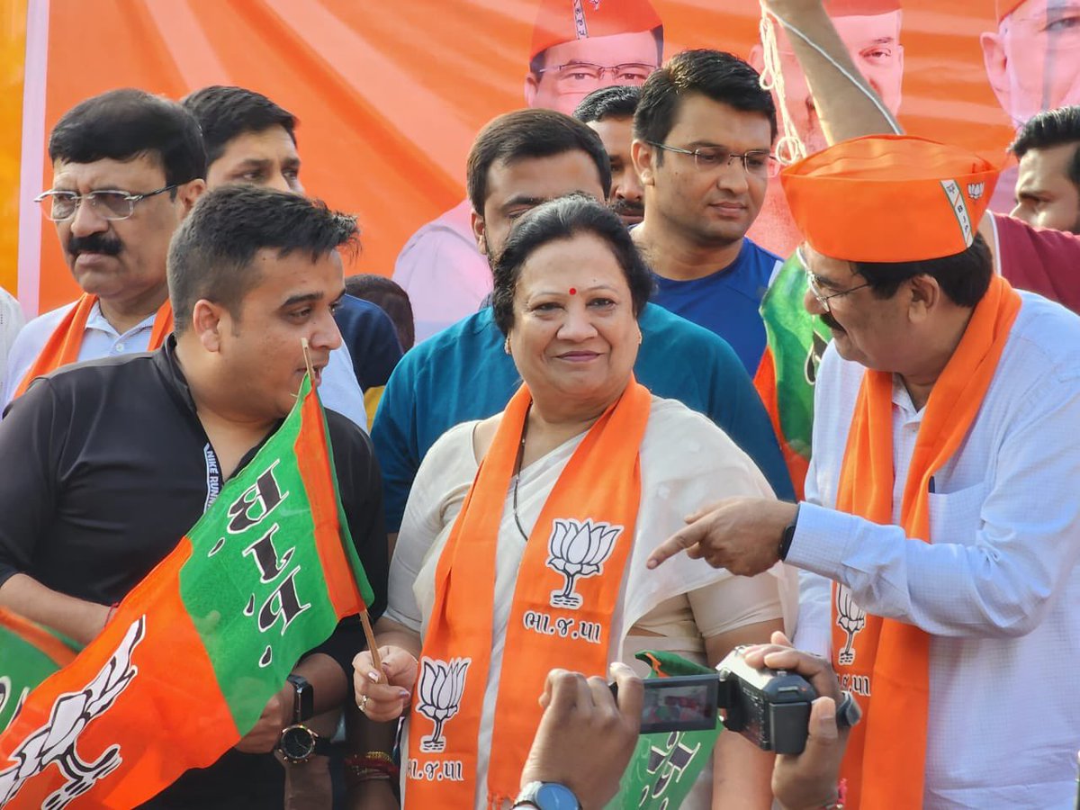 DarshanaJardosh's tweet image. Sunday becomes &apos;Memorable&apos; when Surat gets together for a cause. 

Flagged off &apos;Run for Development 2022&apos; marathon organised by Bharatiya Janata Party Yuva Morcha Gujarat in Surat, along with Home (MoS) &amp;amp; Youth, Sports, Culture (I/C) Minister @sanghaviharsh ji.