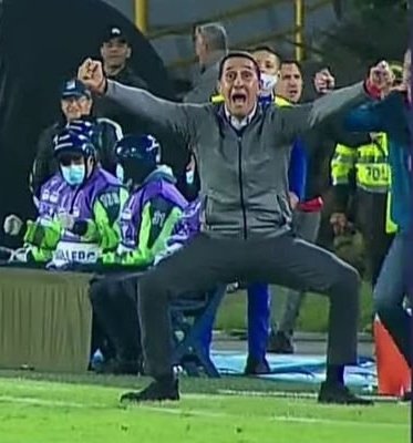 PipeCristanchoS's tweet photo. Tú me verás muy normal, pero estoy pensando seriamente en tatuarme esta imagen. Te amo alexandre Guimarães ���. https://t.co/PmkeKL1rmH