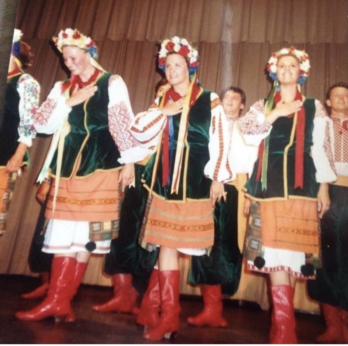 MichelleBailey1's tweet photo. So proud to be Ukrainian #SlavaUkraine 🇺🇦🇺🇦🇺🇦 #middleone https://t.co/yZ0EXvxktM