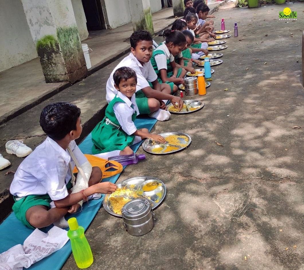 smilefoundation's tweet photo. Smile Foundation, in association with Yum, is ensuring a #nutrition & education rich future for children in Assam, Bihar, Tamil Nadu, West Bengal, Tripura, Odisha, Andhra Pradesh, Telangana, Delhi, UP, Himachal Pradesh & Nagaland.
We thank Yum for their support
#PlateHalfFull https://t.co/ANgLZOO2g9