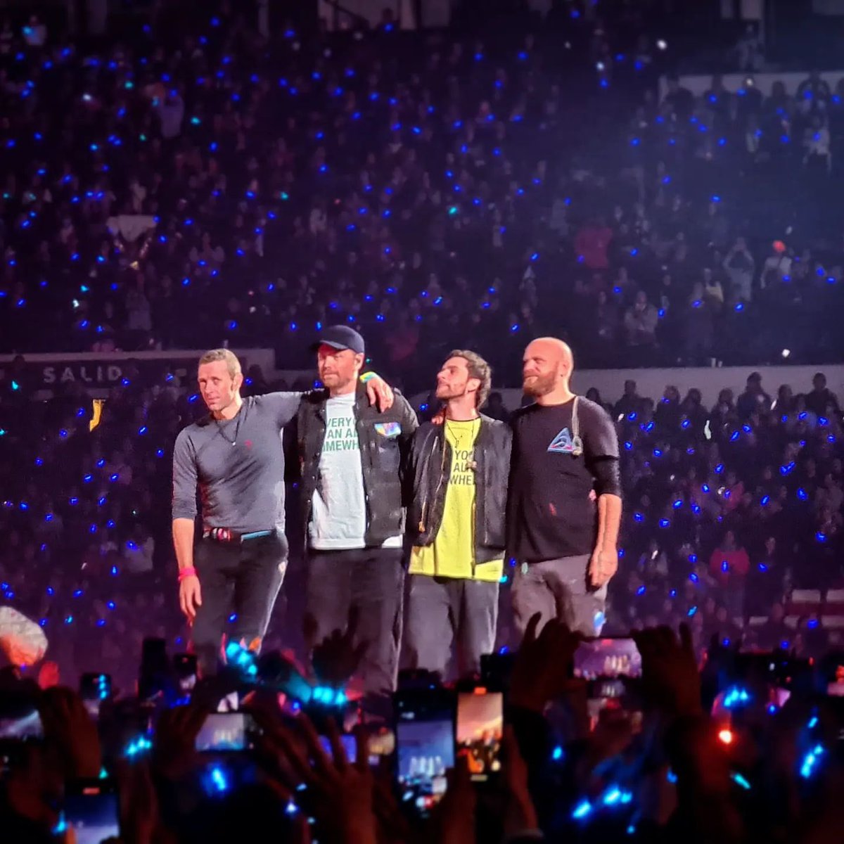 Coldplay's final #ColdplaySantiago bow - September 24 | via instagram.com/p/Ci6t3G-MDkx