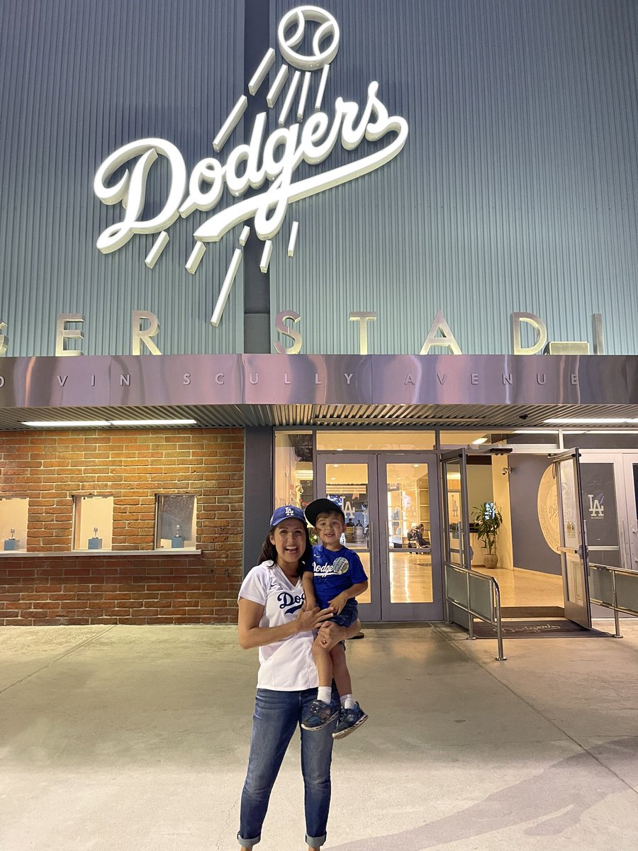 DianitaProvost's tweet photo. Thank you, @Dodgers for hosting a #peanutallergy friendly game tonight! You allowed us to take our son to his 1st #Dodger Game and it was THE BEST. He said so himself before bed. 💙 let’s do more next season! @FoodAllergy @kfatweets https://t.co/0rfF3F9szV