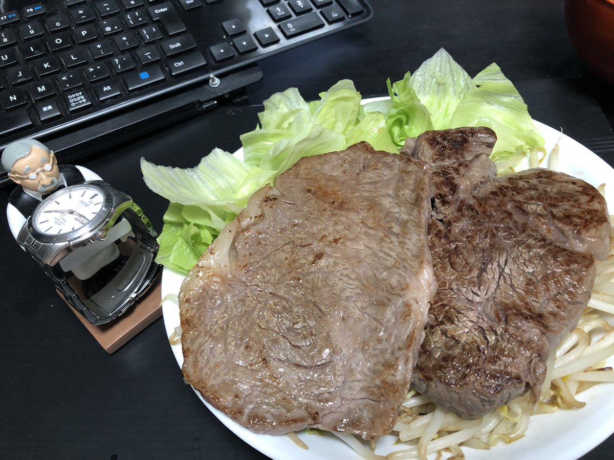 SeikoSaiko2's tweet photo. 盛り付け方で上等の肉も安っぽくなります🍖
やはり見た目は重要ですね👀
#セイコー
#ヘレステーキ https://t.co/kV8MMTV9fe