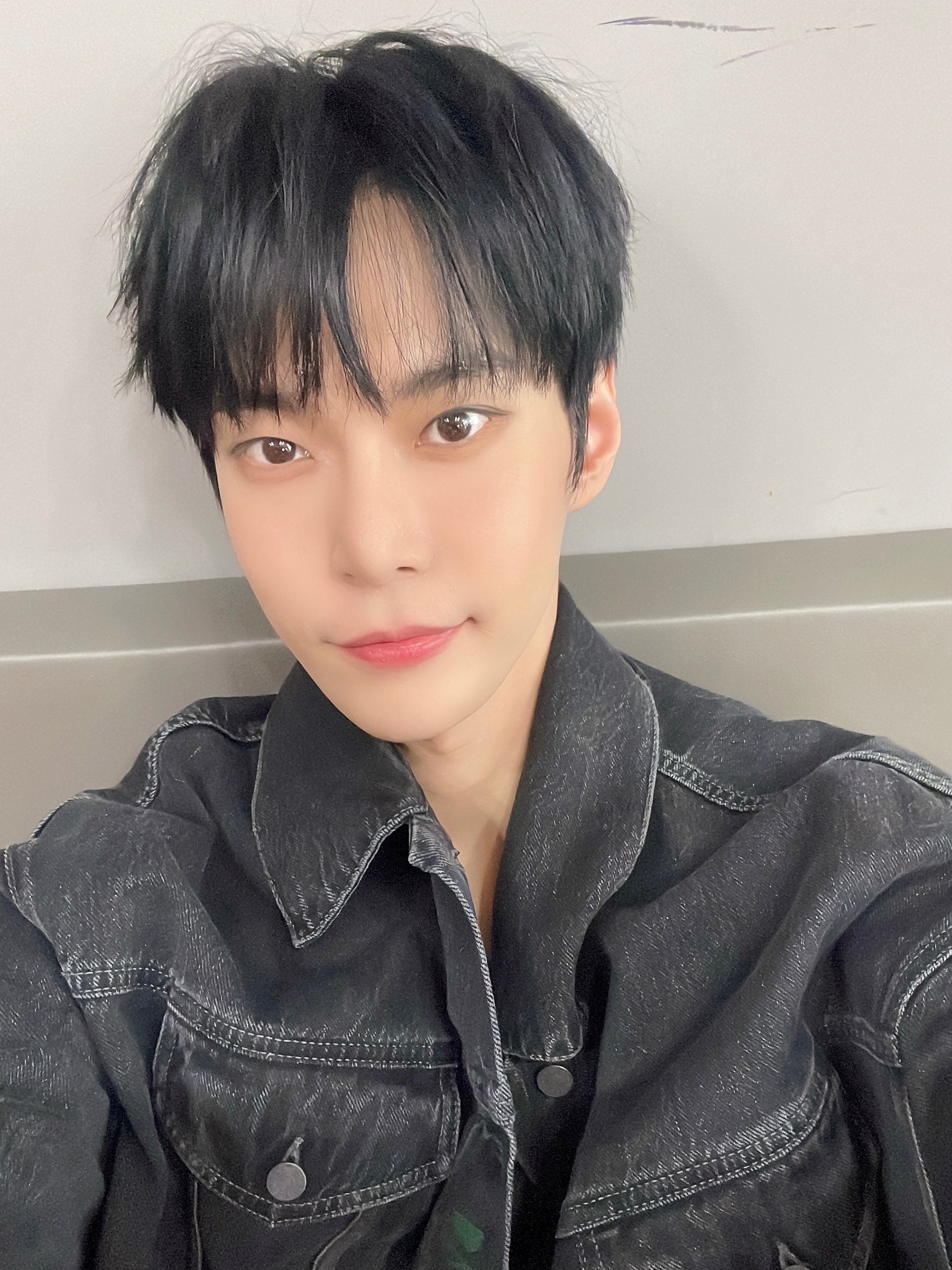 FdemXlhaAAIKjNT?format=jpg&name=orig