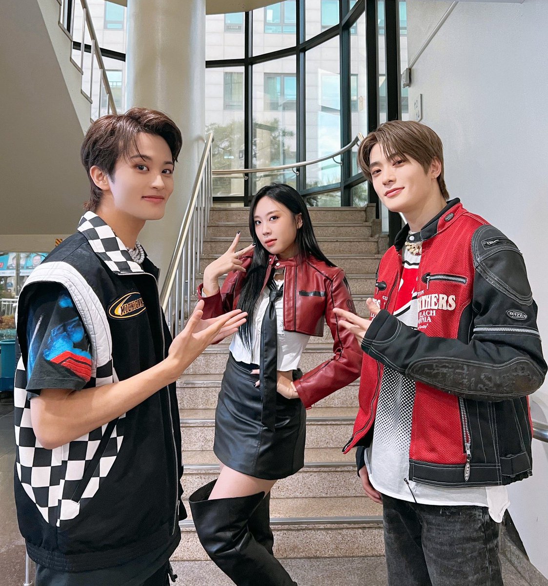 marklee_france's tweet photo. 📸 | 25092022

Photo de #MARK accompagné de #JAEHYUN et #YOUNGJI 💚

#MARK #마크 #NCT #NCT127 #NCT127_질주_2Baddies 
©NCTsmtown_127
#Dee https://t.co/NbY0xPXbQQ