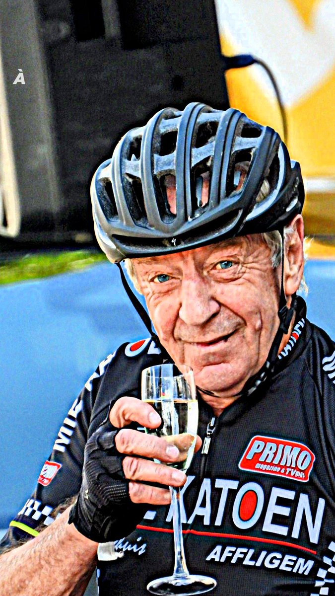 driespatrick1's tweet image. Gelukkige verjaardag José en doe zo verder met het prachtige commentaar geven samen met Karl.