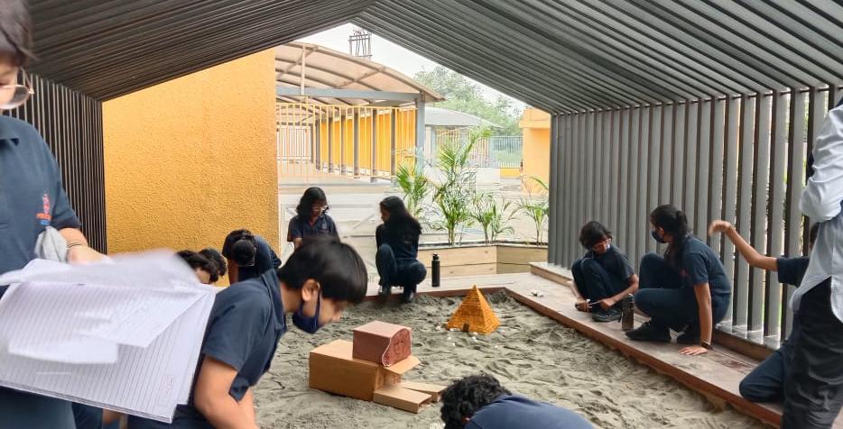 Nazan Andaleeb tweet media