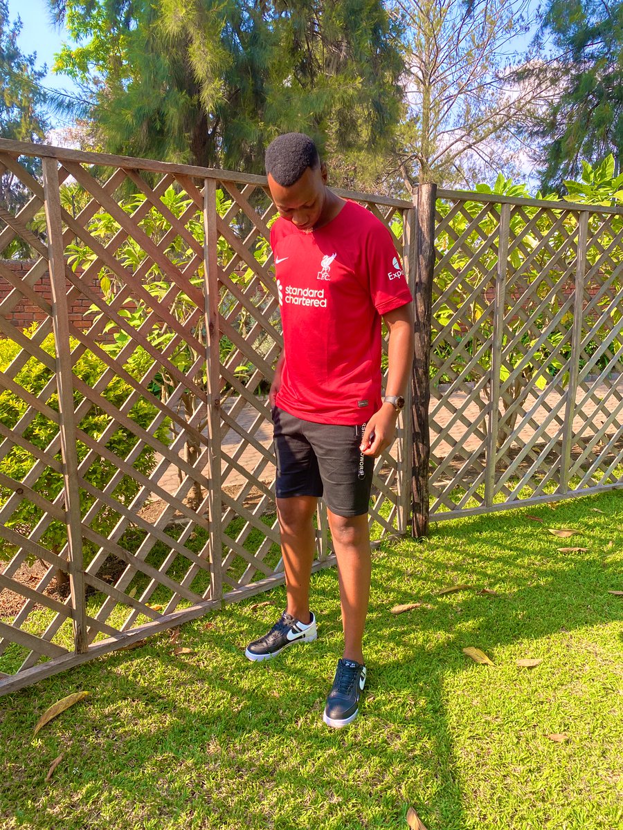 Come &amp; let this chef serve you some healthy delite @ #The_Rabbit_Hole ...we are a FRESH FOOD restaurant ... and boy am I in a happy mood, the Mrs finally got me this season's Liverpool jersey courtesy of #Mucheno_waJT the dopest sportswear plug