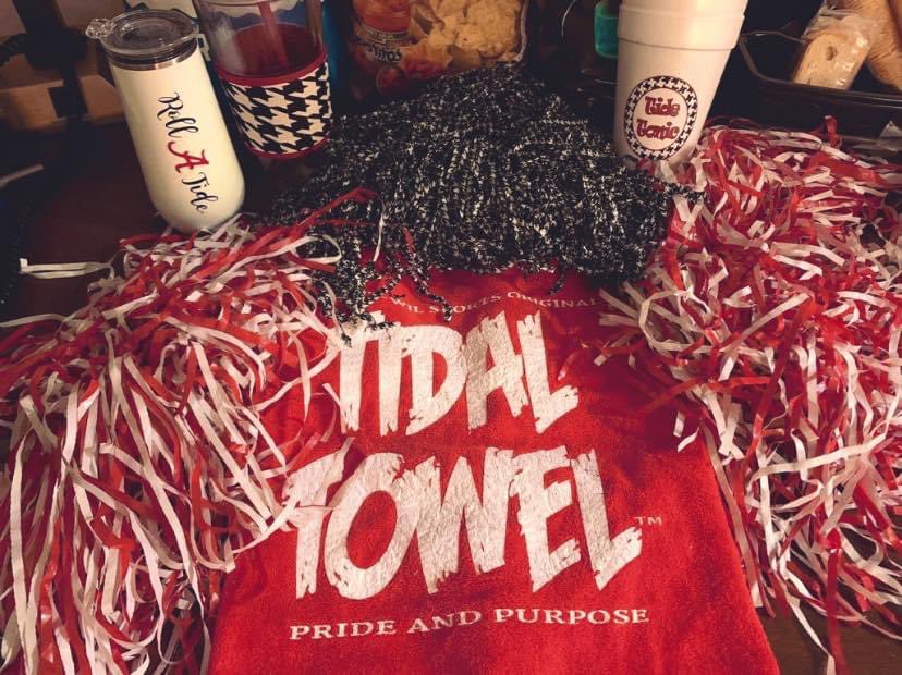 jkittkat's tweet photo. @TidalTowel @ASportsLover2 @CaroleLeeByrd @mistyrhaynes @coachQbama @GregfmAlabaster @GCRammerJammer @swabama @BamaProUpdates @qb_country @Reemy_rich19 @GregCrowder6 @MikeB31 @kellyjoeray @sweet_n_spice83 @Mia__McClellan @burt_joyce @BillyDawson132 @MD4UA1994 Sorry Iβm a day late but weβve been working on the house all day and then watched the game with neighbors. Hope everyone had a great time ROLLING over #VandyCandy. Missed our #TwitterTailgaters but we will be back for the next one and do it right. #TidalTowelUpππ»
#RollTideπ
°οΈππ https://t.co/SUHDWZc8VW