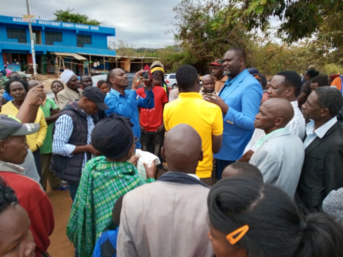 gk_ruku's tweet photo. Three people died last evening after consuming illicit (contraband) Santa King brew in Cianyi, Siakago, Mbeere N. A couple lost sight and more are hospitalized. Embu County Police Commandant, OCPD must take stern action against culprits and senior police officers involved. https://t.co/21P9d8iH45