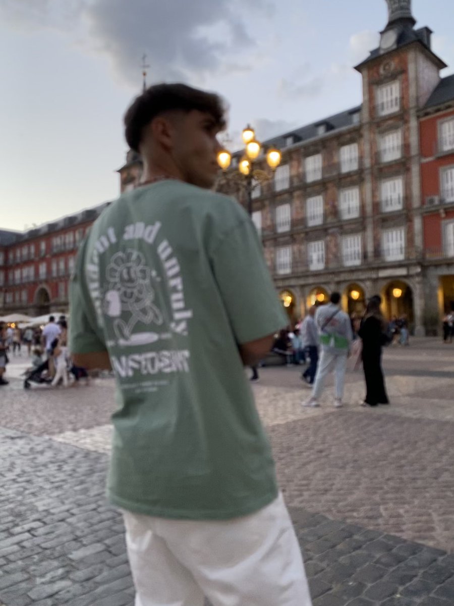 Diegoosanchez07's tweet photo. enseñar Madrid a mis jinenses fav <3 https://t.co/ISUk5SuQhl