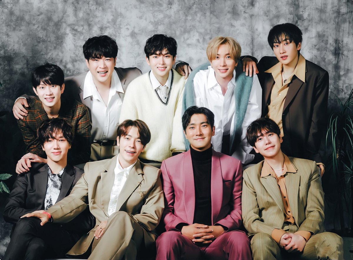 mainvocalmagnet's tweet photo. Super Junior, Infinite and Stray Kids as my ults = means they're my "infinite" juniors and kids 🥺🥹😭💙💛💗 https://t.co/sHKcH97ZGi
