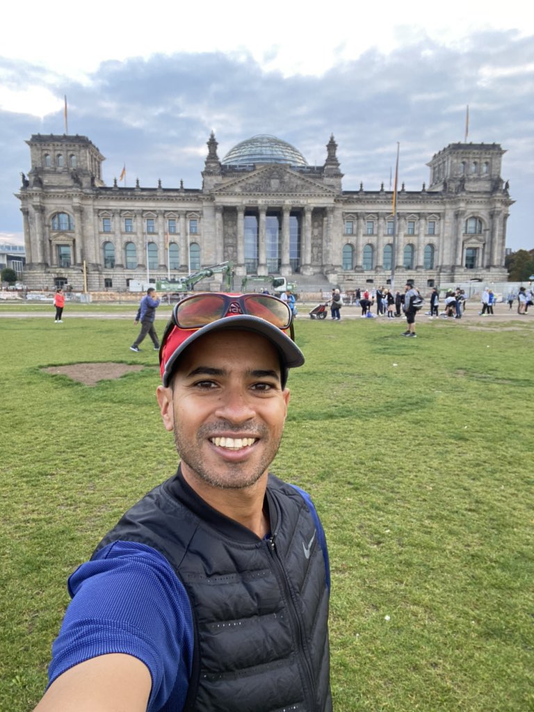 indysen's tweet photo. Reichstag. Nbd. #berlinmarathon #teamintraining #lfg https://t.co/5j9dcseaD6