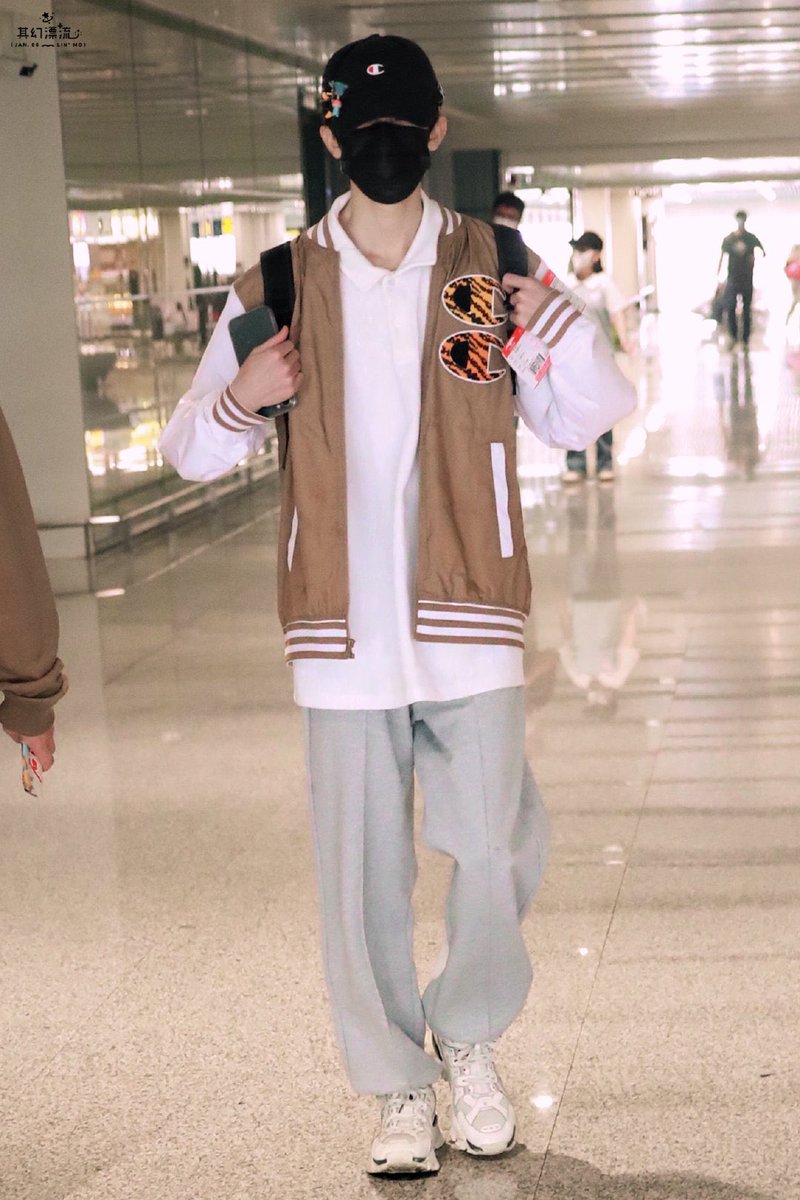 ©️其幻漂流丨林墨 Weibo Update!

220925
CSX🛫

🔗 m.weibo.cn/6433268009/481…

#หลินโม่ #林墨 #LINMO #INTO1Linmo #INTO1