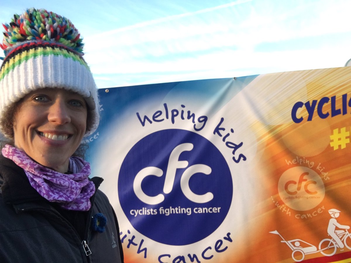 helengoth's tweet photo. Up early for the @CyclistsvCancer Sportive in #Statford! Beautiful morning but blooming chilly! #cycling #CancerSucks https://t.co/Iw5jHeEvUm
