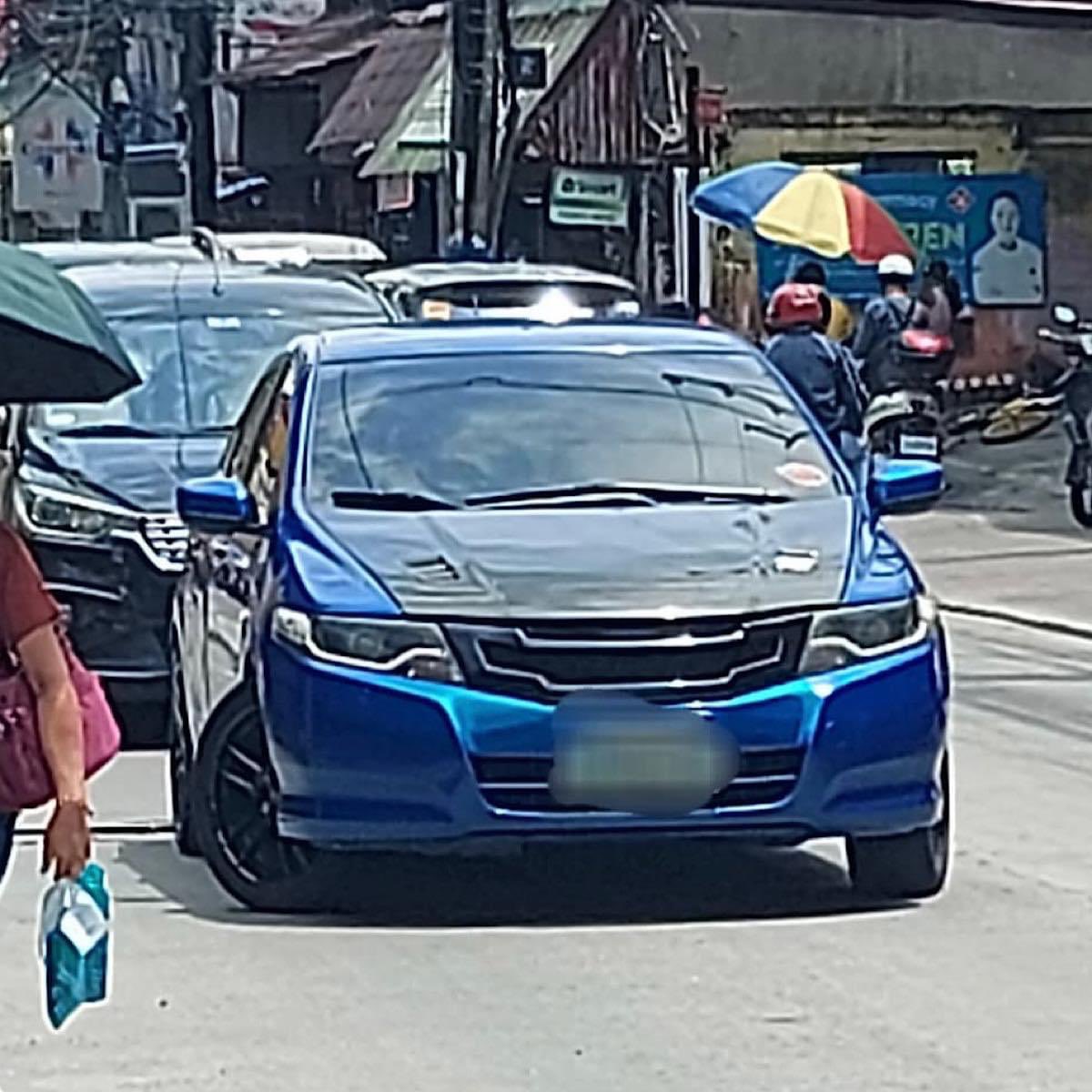 dePauLT_zero's tweet photo. “Pre, kotse mo sports car, lakad varsity.” https://t.co/DDD6inJdN3