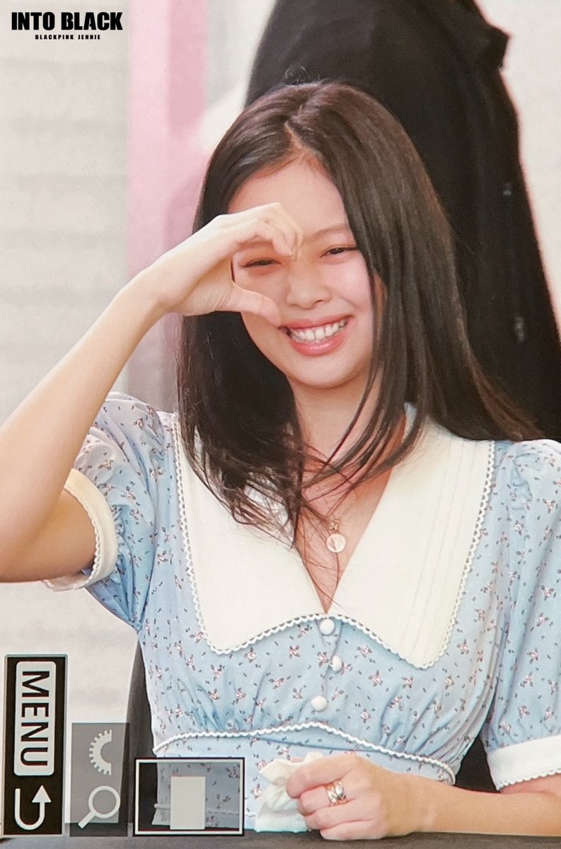 [💫] 220925 여의도 IFC

#제니    #JENNIE   
#블랙핑크     #BLACKPINK