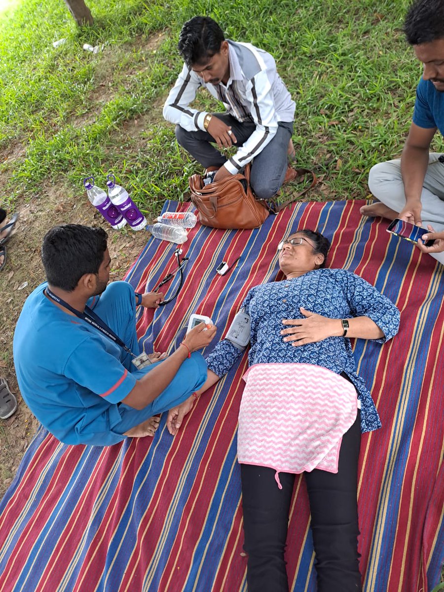 आज इनके जज्बे को सलाम करते हुए आज ट्विटर campaign इन दो टीचर को समर्पित
ये लोग रोड़ पर सो रहे हैं ताकी बुढ़ापे में हम रोड़ पर न सोए।
#OPSforAnita
#WeWantOPS
#OnlyOPS
<a href="/CMOGuj/">CMO Gujarat</a> 
<a href="/jitu_vaghani/">Jitu Vaghani</a>
<a href="/KanuDesai180/">Kanu Desai</a>
<a href="/abpasmitatv/">ABP Asmita</a> 
<a href="/Vivekdoza/">Vivekk Oza</a> 
<a href="/tv9gujarati/">Tv9 Gujarati</a> 
<a href="/Divya_Bhaskar/">Divya Bhaskar</a>