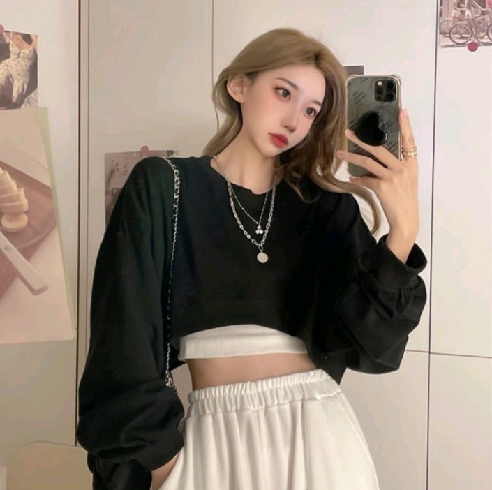 cyaahaha's tweet photo. "Lady Oversize Crop"
Only 55k/pcs
Size fit to L
Bahan cotton fleece
Colors : Black - Charcoal - Denim - Taro https://t.co/rcgVIKJYvm