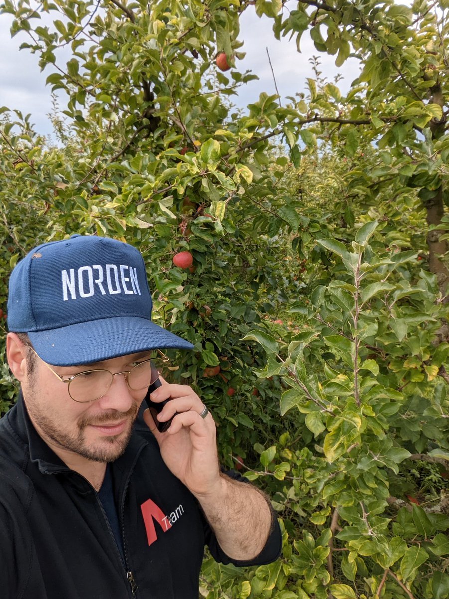 jochenknecht's tweet image. Barrierefreie Ladeinfrastruktur? Da gibt man doch gerne ein Sonntags-Interview in der Streuobstwiese. Danke an die #Sonntagsfahrer von @radioeins! radioeins.de/programm/sendu… #mobilitätfüralle #drivebywire @Paravan_Mobil