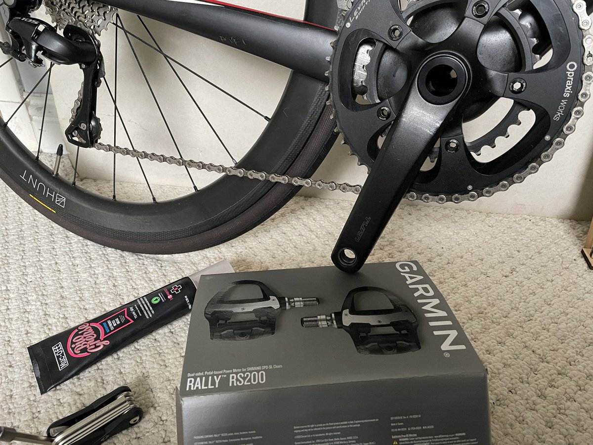 Bike upgrade day.  New power meter pedals 😁

#GarminRally #HuntWheels #SpecializedRoubaix