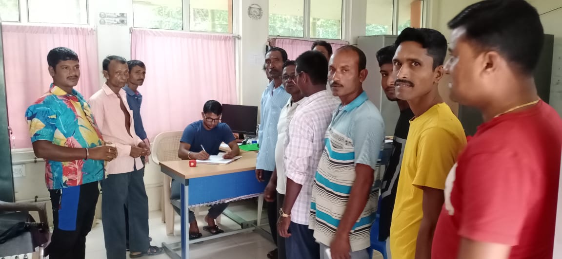 AndamanCEO's tweet photo. Conducted Special Camp on 25.09.2022 from 09:00am to 05:00pm at all Polling Station was successfully completed for linking of Aadhaar to Voter ID. @ECISVEEP @SpokespersonECI
#ElectorsVerificationProgramme #GoVerify #100percentsahi https://t.co/fIecTldtXT