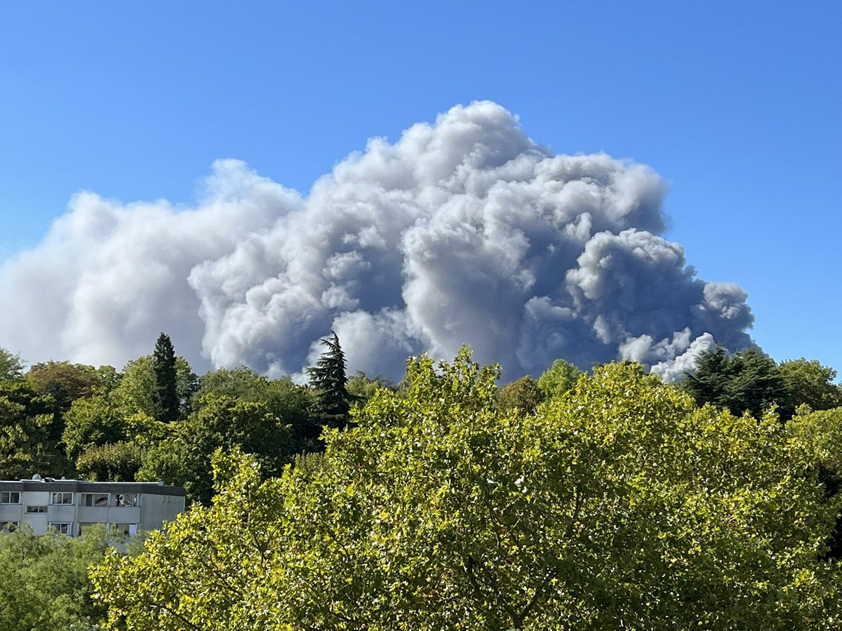 pacafou94's tweet photo. Incendie vu depuis VITRY https://t.co/toFi8Fhxmk