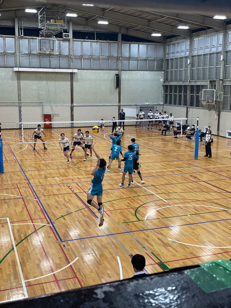 秋季リーグ7戦
山梨学院大学●0-3慶應義塾大学

格上の相手でしたが、1セット目からシーソーゲームの展開が続きました。4年生の森がチームを引っ張りましたが、相手に高さのある攻撃を決められ、ストレートで敗北しました。